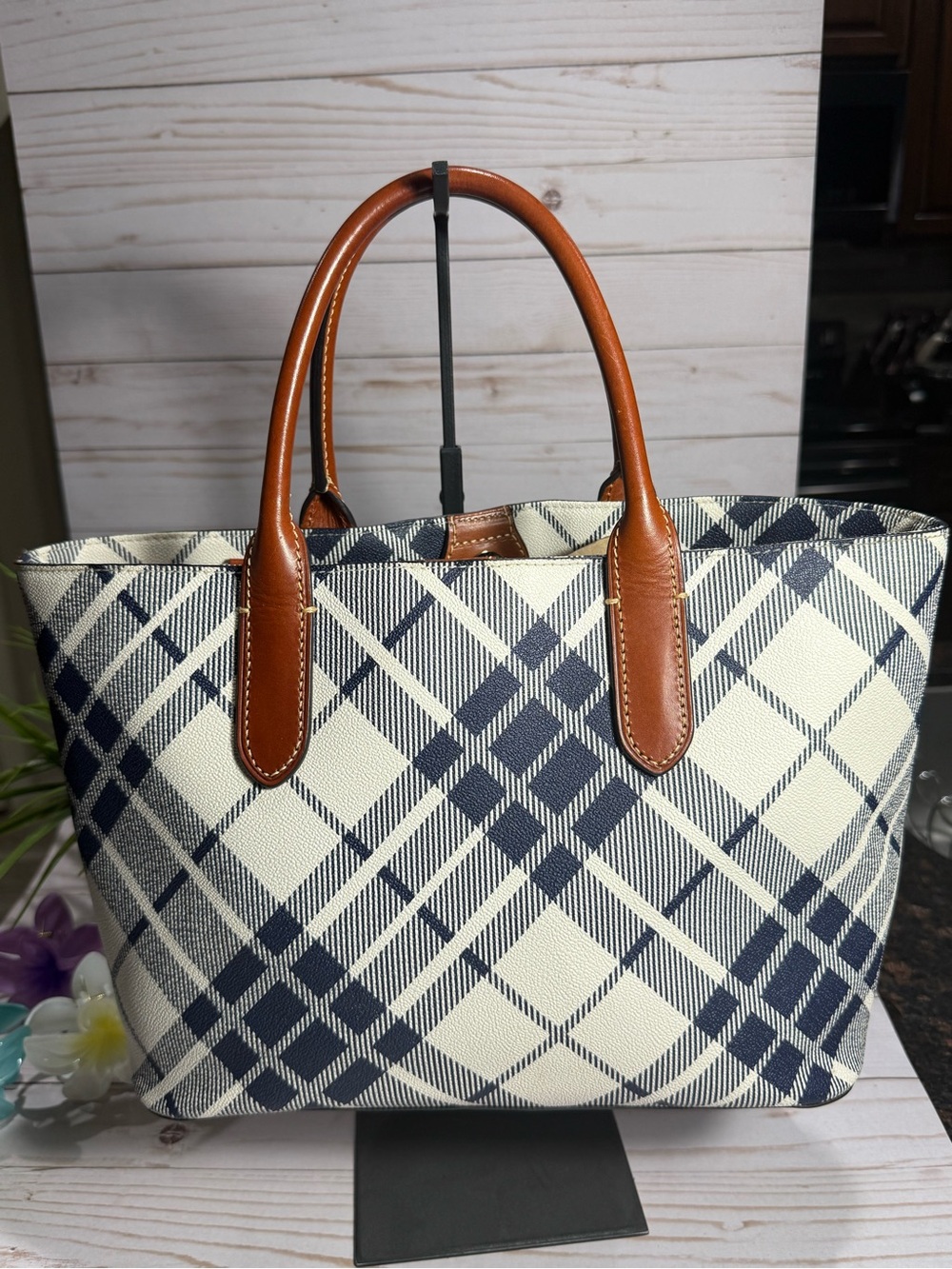 Dooney & Bourke Harding Plaid Brielle Tote EUC LQQK - Picture 3 of 9